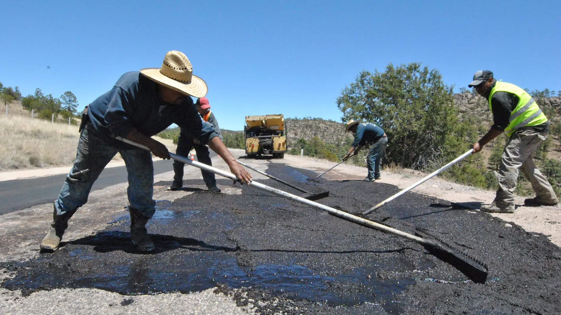 Este mes quedarán concluidos, afirma funcionario de Obras Públicas del Estado